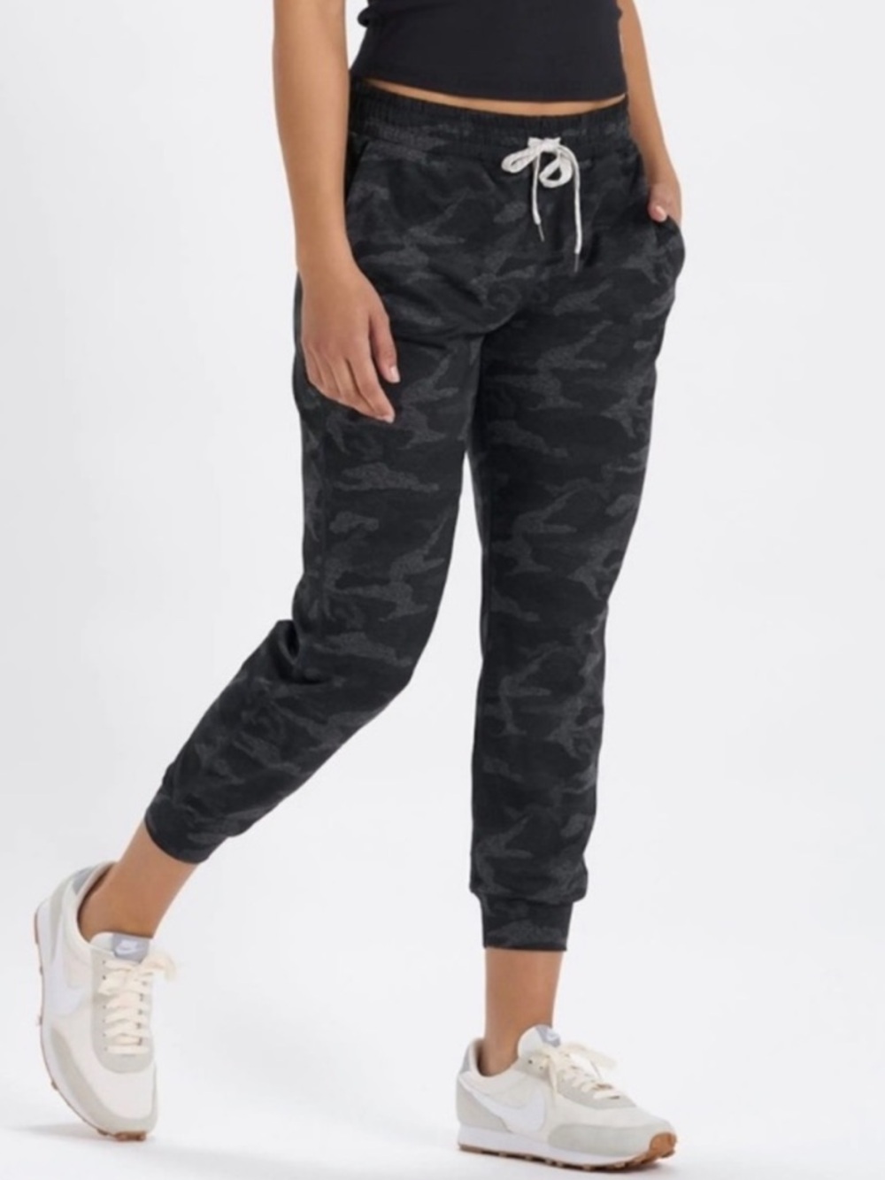 Vuori Camo Performance Jogger Gray